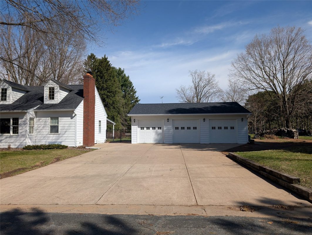 1521 6th Avenue Menomonie WI 54751 — photo 4