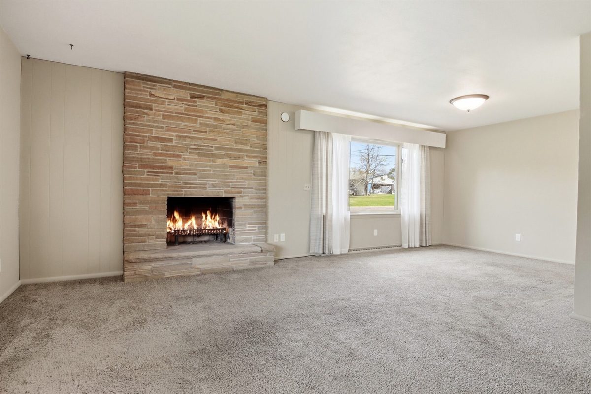 827 Park Ridge Drive, Eau Claire, WI