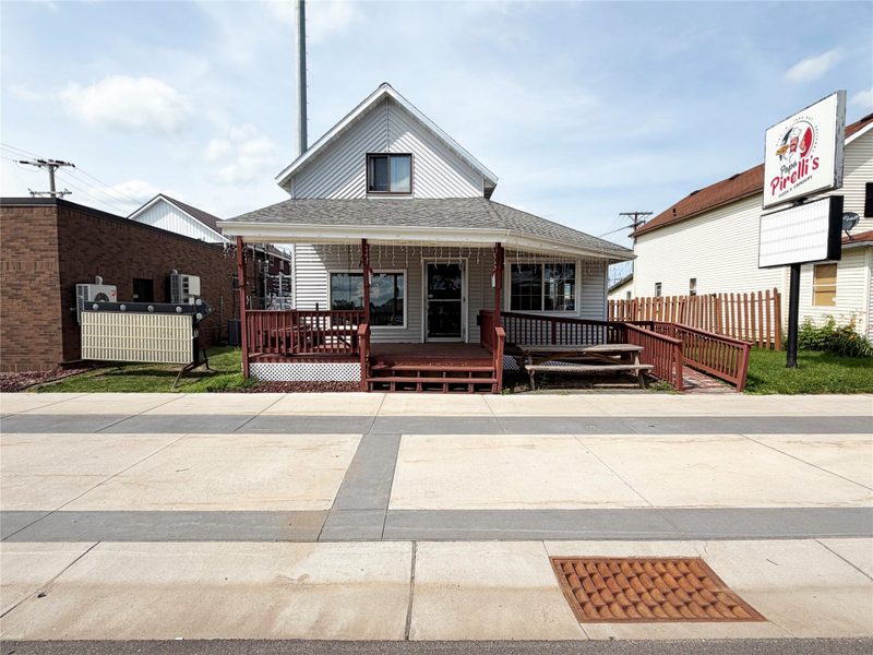 613 E La Salle Avenue