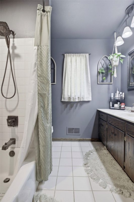 1819 Grandview Drive, Eau Claire WI 54703 - Residential house for sale - MLS #1603992 - image19