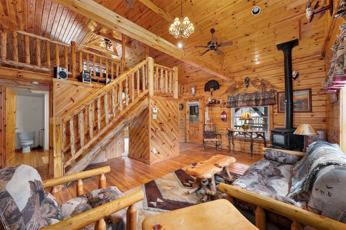 19498 E County Road Gg, Augusta, WI