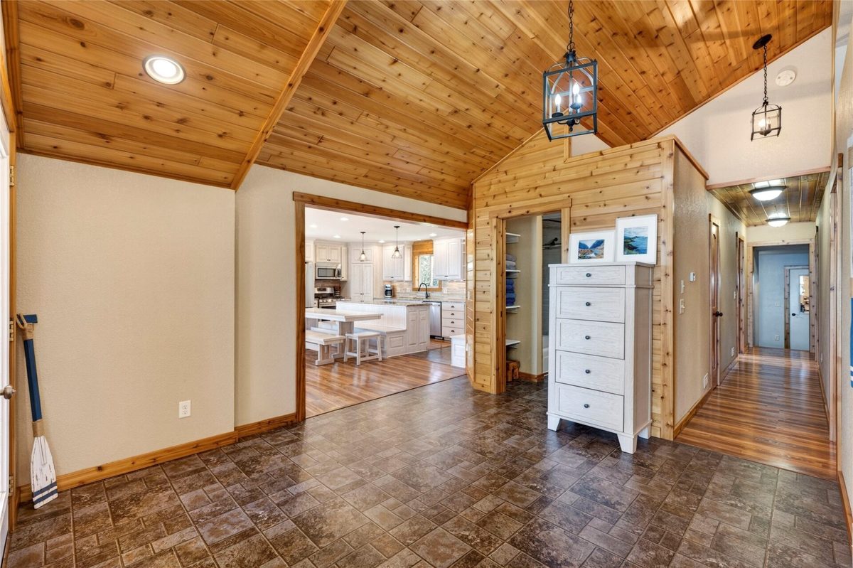 7902N Stone Bay Lane, Hayward, WI — photo 22
