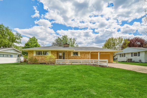 2007 Grandview Drive, Eau Claire WI 54703 - Residential house for sale - MLS #1601026 - image1
