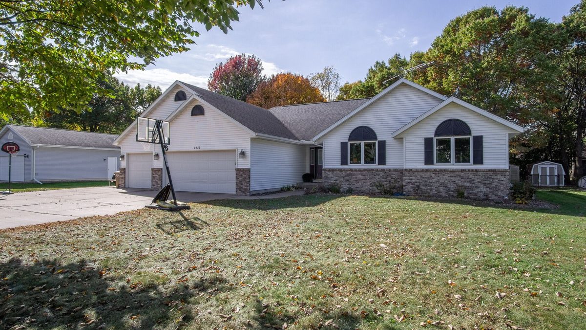 2922 Wayland Court, Eau Claire WI 54703 - Residential house for sale - MLS #1605913 - image2