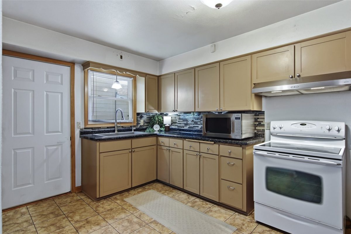 1043 Vine Street, Eau Claire WI 54703 - Residential house for sale - MLS #1605776 - image7