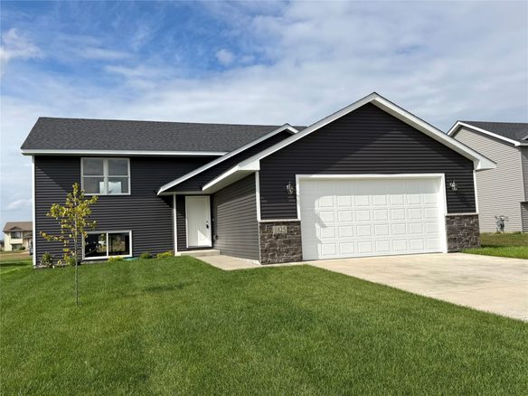 1825 Cypress Trail, New Richmond WI 54017 - Residential house for sale - MLS #1605457 - image1