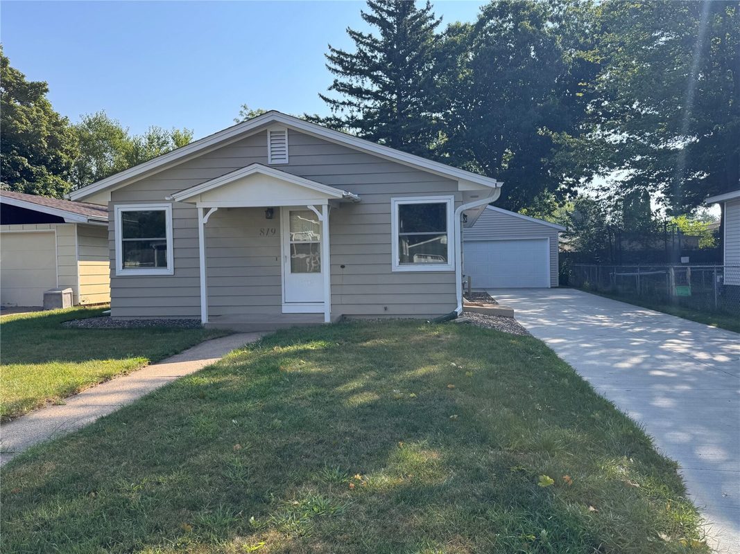 819 Brighton Street, Altoona WI 54720 - Residential house for sale - MLS #1604610 - image2