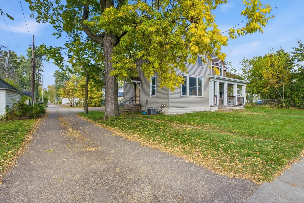 1014 Summit Street, Eau Claire WI 54703 - ResidentialIncome house for sale - MLS #1605706 - image21