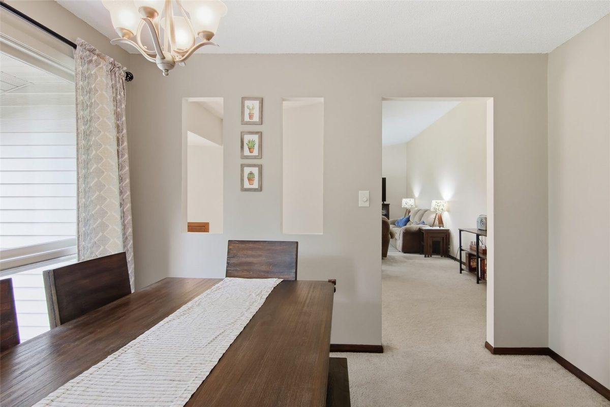 E865 Woodridge Drive, Eau Claire, WI