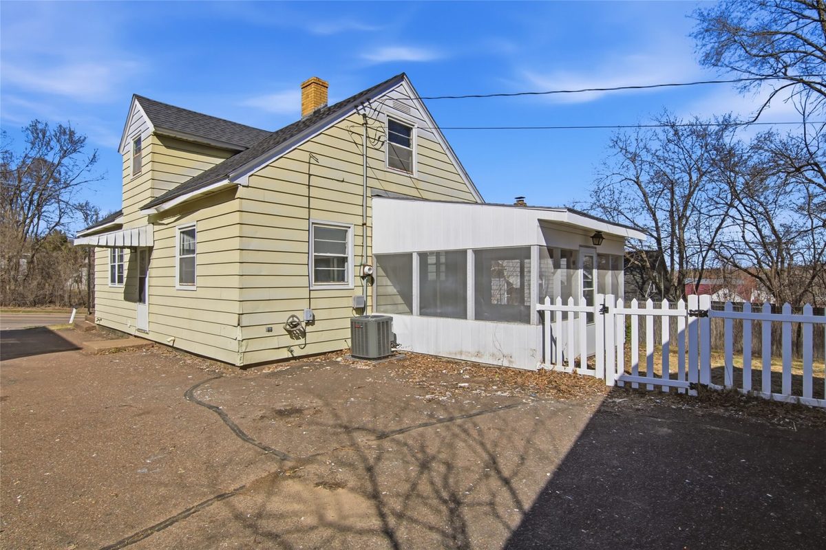 615 Vine Street, Eau Claire, WI