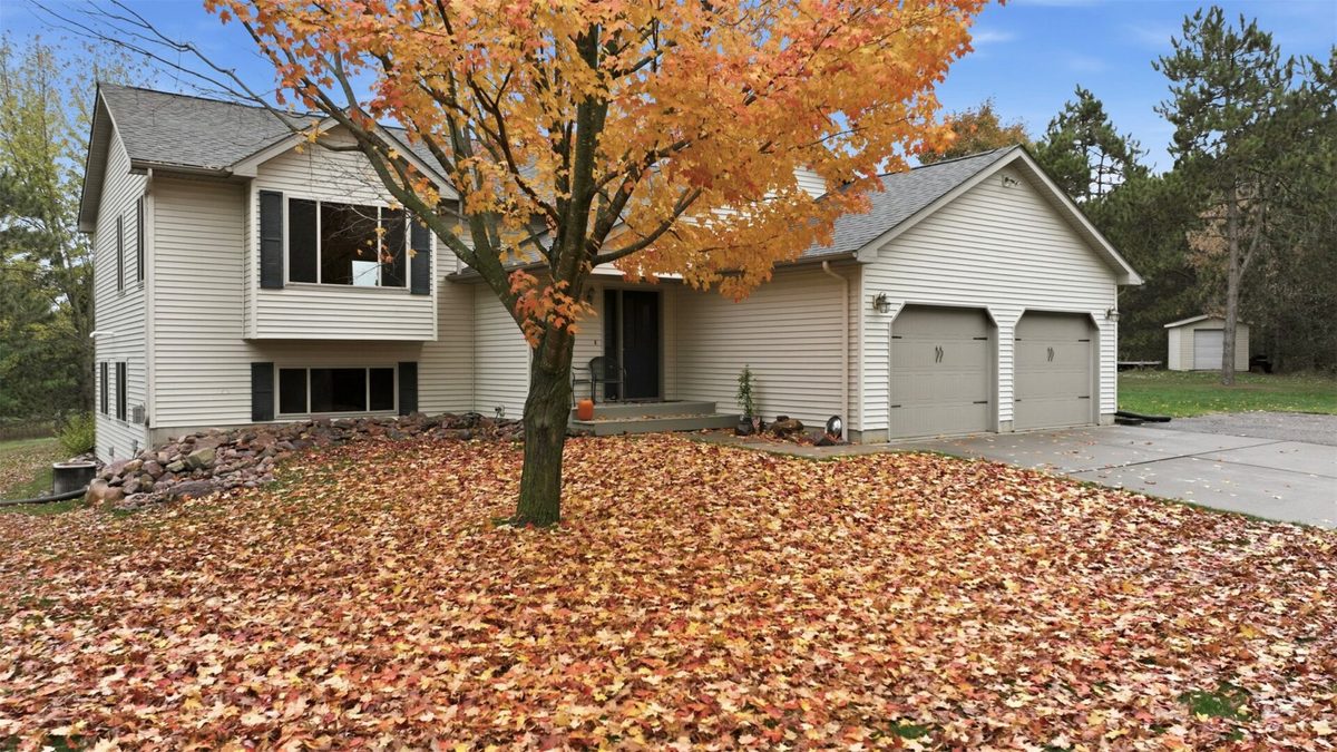 6955 957th Street, Elk Mound WI 54739 - Residential house for sale - MLS #1606135 - image1