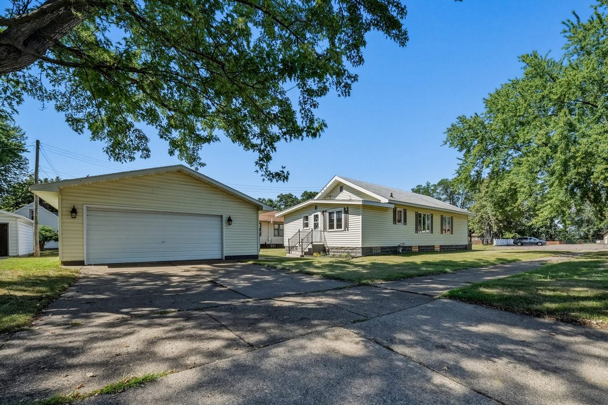 105 Greenville Street, Chippewa Falls WI 54729 - Residential house for sale - MLS #1604687 - image2