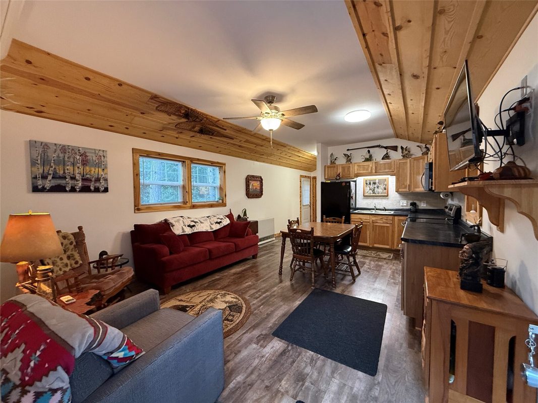 W8560 Oak Ridge Road, Black River Falls WI 54615 - Residential house for sale - MLS #1604366 - image7