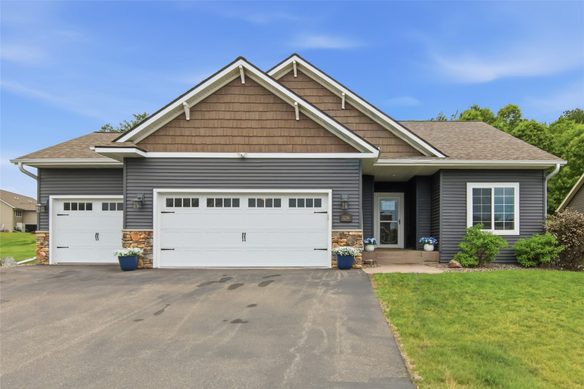 5226 Waylon Street, Eau Claire WI 54703 - Residential house for sale - MLS #1601737 - image1