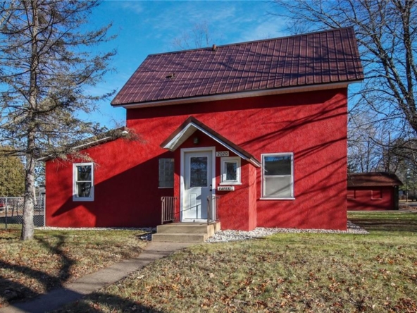 Residentialhouse for sale picture with an address of  2020 2nd Street in Menomonie and a list price of 239900