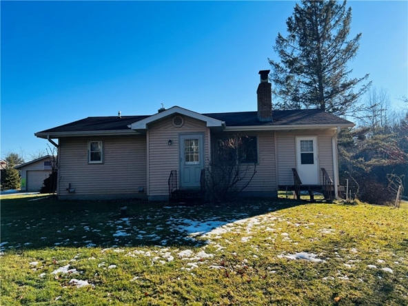 Residentialhouse for sale picture with an address of  2099 15th Avenue in Cameron and a list price of 219900