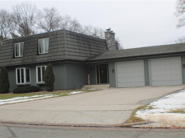 Residentialhouse for sale picture with an address of  3025 Aspen Court in Eau Claire and a list price of 419000