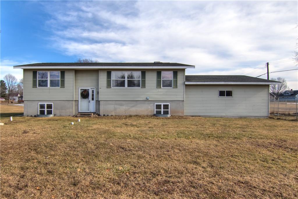 Residentialhouse for sale picture with an address of  19828 138th Avenue in Jim Falls and a list price of 250000