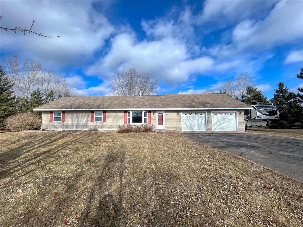 Residentialhouse for sale picture with an address of  211 Pederson Drive in Shell Lake and a list price of 289000