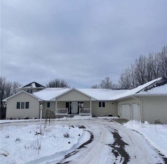Residentialhouse for sale picture with an address of  4834 Promontory Court in Eau Claire and a list price of 499900