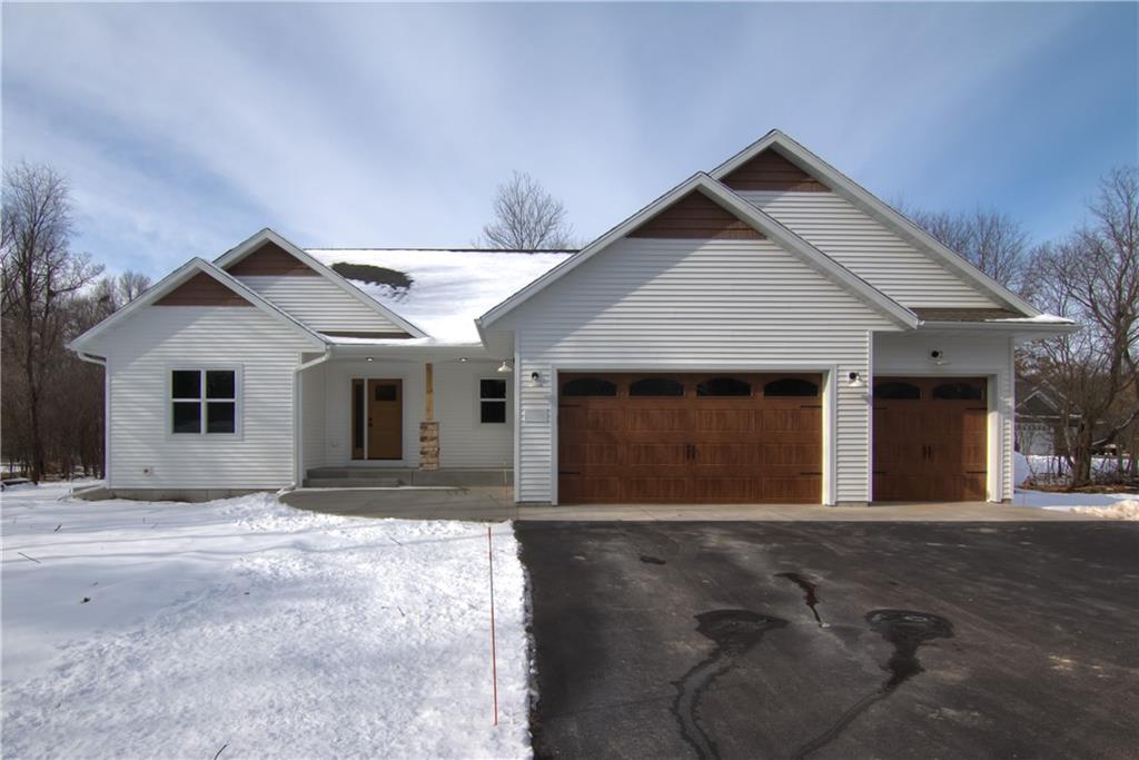 Residentialhouse for sale picture with an address of  6894 186th Street in Chippewa Falls and a list price of 609900