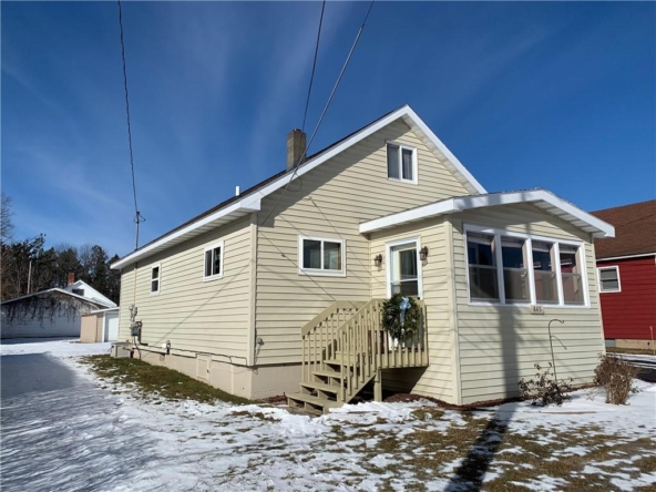 Residentialhouse for sale picture with an address of  865 Saunders Avenue in Park Falls and a list price of 129900
