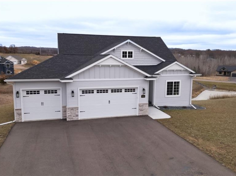 Residentialhouse for sale picture with an address of  S9021 Chestnut Road in Eau Claire and a list price of 574900