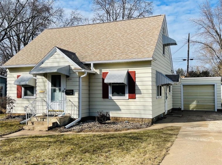 Residentialhouse for sale picture with an address of  1622 Laurel Avenue in Eau Claire and a list price of 234900