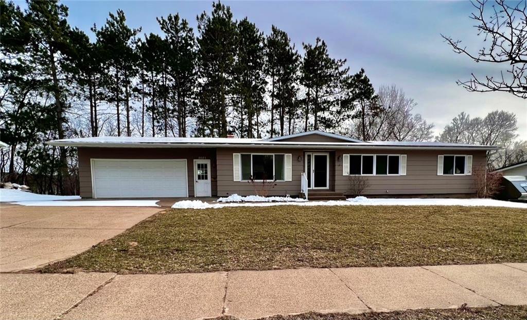 Residentialhouse for sale picture with an address of  2023 Moholt Drive in Eau Claire and a list price of 298000