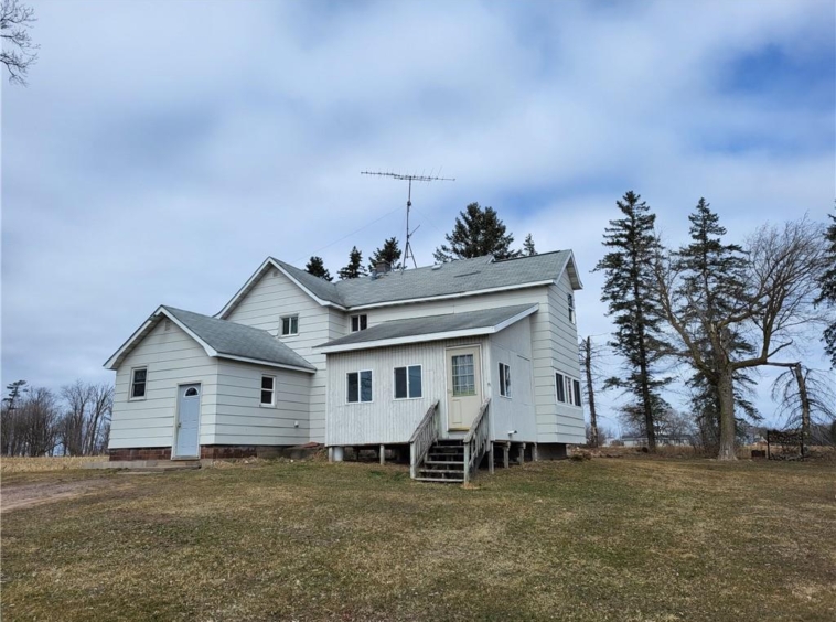 Residentialhouse for sale picture with an address of  2668 18th Street in Rice Lake and a list price of 209900