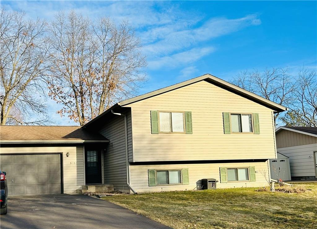 Residentialhouse for sale picture with an address of  3151 Phoenix Avenue in Eau Claire and a list price of 310000
