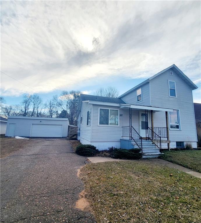 Residentialhouse for sale picture with an address of  327 Mead Street in Eau Claire and a list price of 255000
