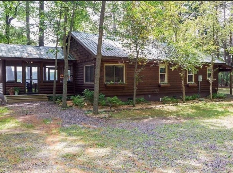 Residentialhouse for sale picture with an address of  6069 Pike Lake Road in Webster and a list price of 524900