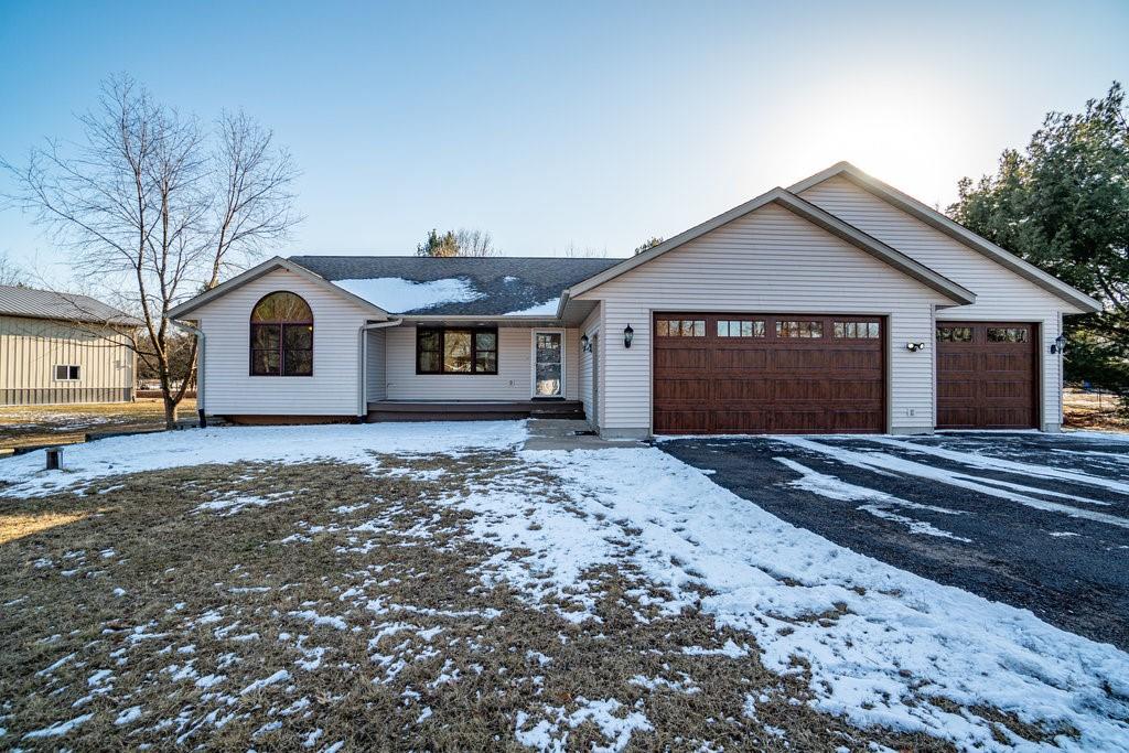 Residentialhouse for sale picture with an address of  E5338 651st Avenue in Menomonie and a list price of 495000