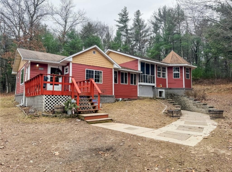 Residentialhouse for sale picture with an address of  N2651 County Road I  in Black River Falls and a list price of 289900