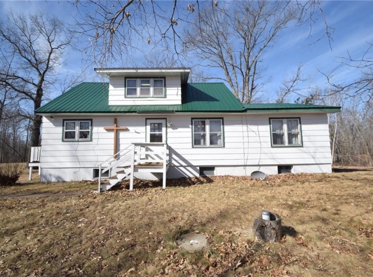 Residentialhouse for sale picture with an address of  33921 State Road 35  in Danbury and a list price of 199000