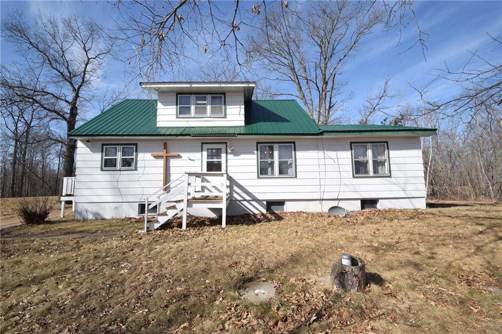 Residentialhouse for sale picture with an address of  33921 State Road 35  in Danbury and a list price of 199000
