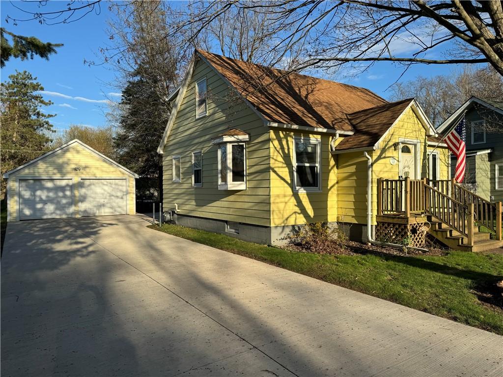 Residentialhouse for sale picture with an address of  319 Eva Street in Chippewa Falls and a list price of 227500