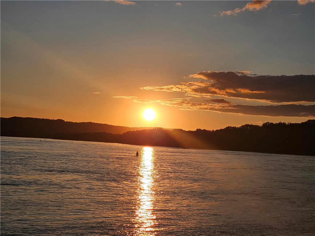 112-115 N Shore Drive Fountain City WI 54629 — photo 12