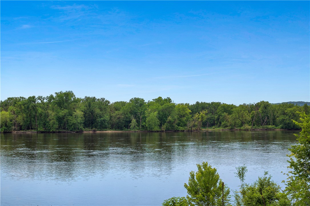 112-115 N Shore Drive Fountain City WI 54629 — photo 3