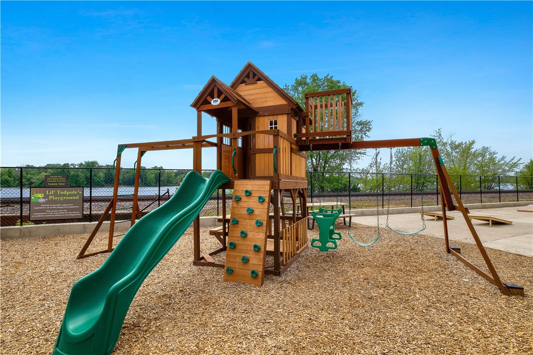 112-115 N Shore Drive Fountain City WI 54629 — photo 35