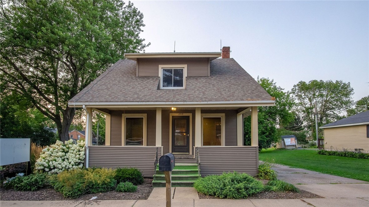 209 E Division Street, Neillsville, WI