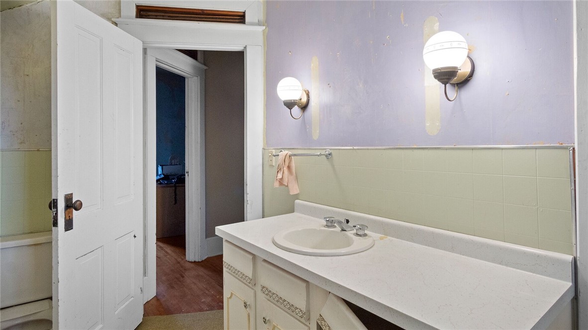 209 E Division Street, Neillsville, WI