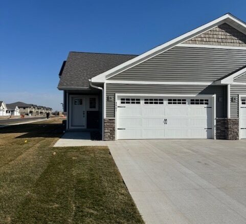 4901 Woodland Park Drive, Eau Claire, WI