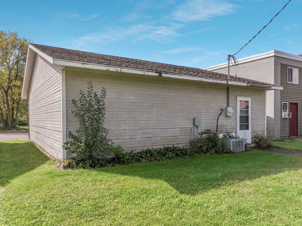 231 W Dallas Street Dallas WI 54733 — photo 28