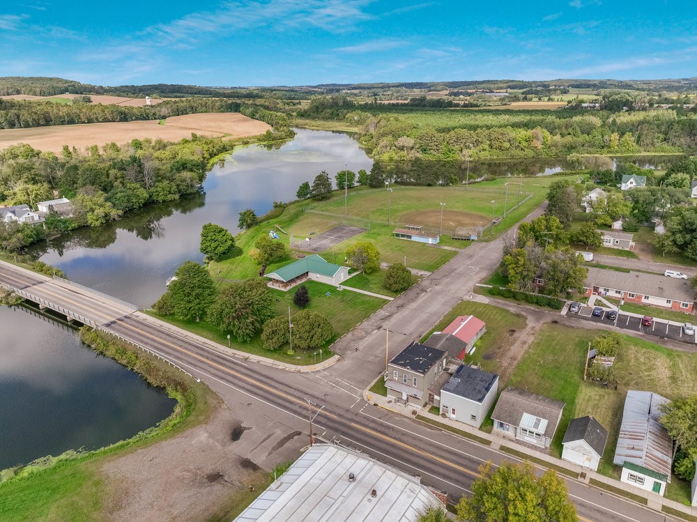 231 W Dallas Street Dallas WI 54733 — photo 32