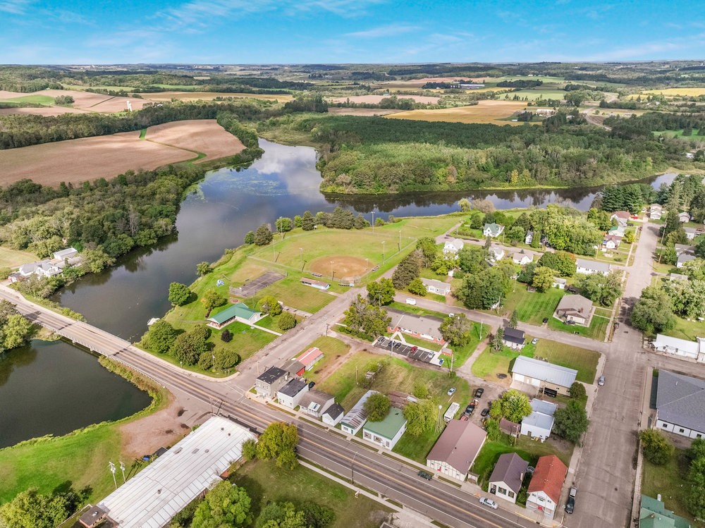 231 W Dallas Street Dallas WI 54733 — photo 37