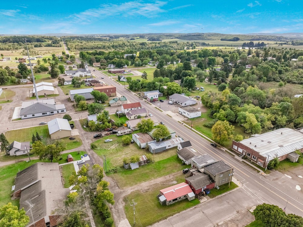 231 W Dallas Street Dallas WI 54733 — photo 8