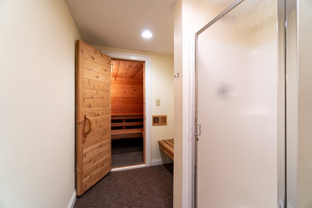 707 W Columbia Street, Chippewa Falls, WI — photo 29