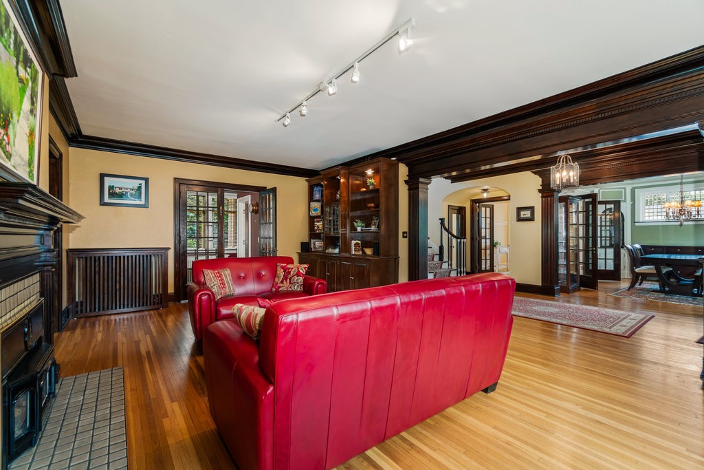 707 W Columbia Street, Chippewa Falls, WI — photo 4